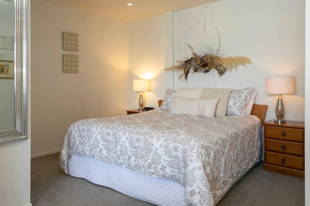 Waimahana - Luxury By The Lake Taupo Exterior foto